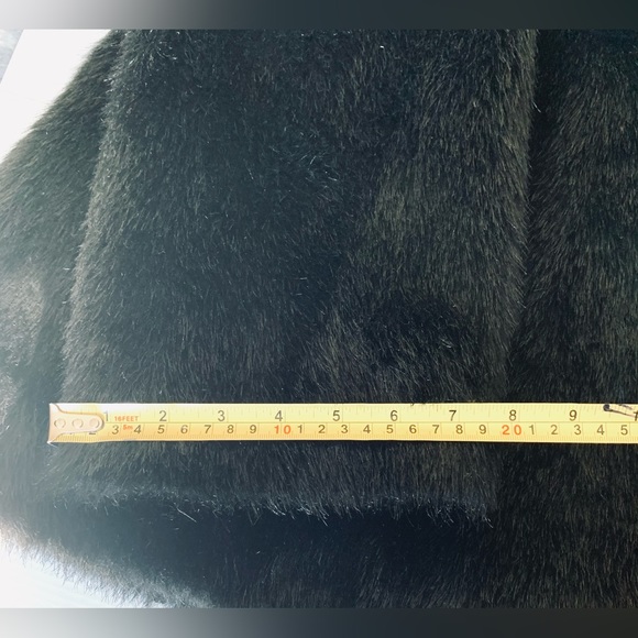 Black very good quality faux fur coat winter jacket midlength collared pockets L - Picture 10 of 10